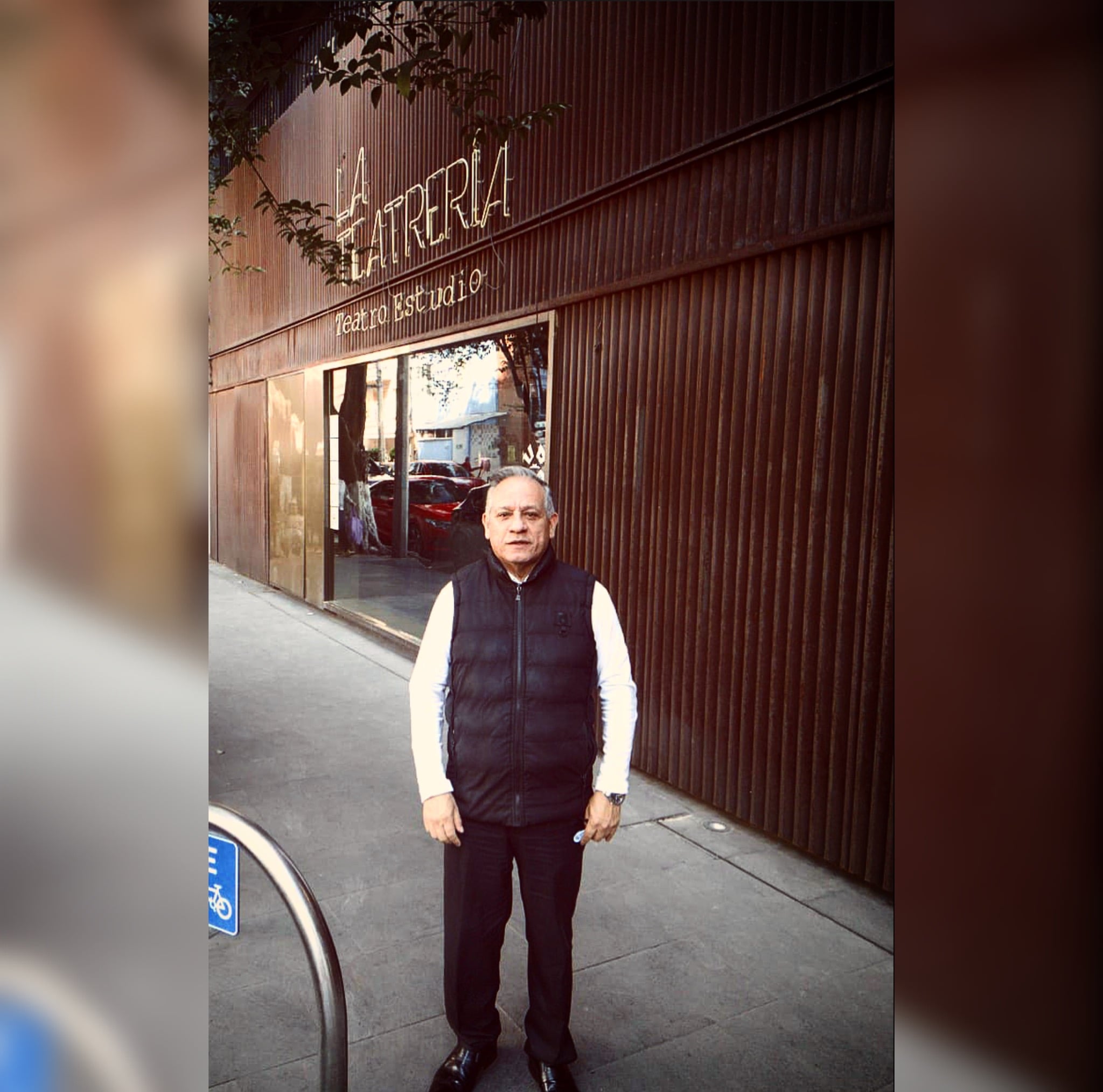 Fernando Cerón frente a espacio cultural